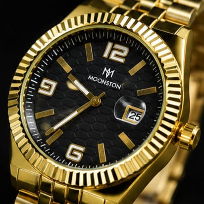 MOONSTON GOLDEN WATCH WITH DATE DISPLAY