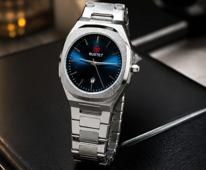 RUSTET BLUE INTERIOR WATCH